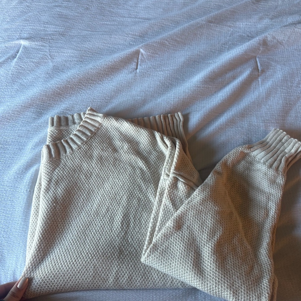 Cream-colored Comfy Set - Picture 3 of 4